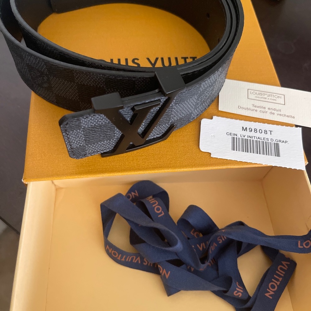 Louis Vuitton LV Initiales Belt - Black (M9808) - Picture 2 of 5